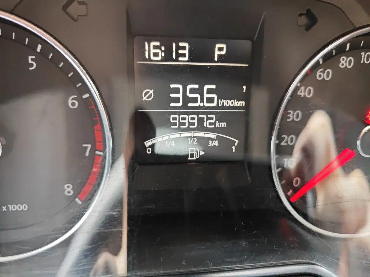 Volkswagen Polo 2014 1.6L Automatic Luxury Edition — миниатюра 12