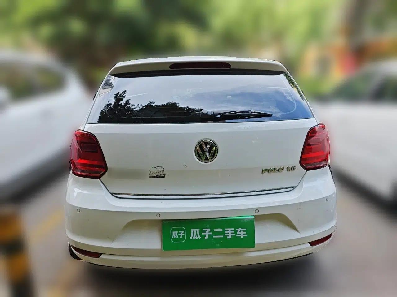 Volkswagen Polo 2014 1.6L Automatic Luxury Edition — миниатюра 5