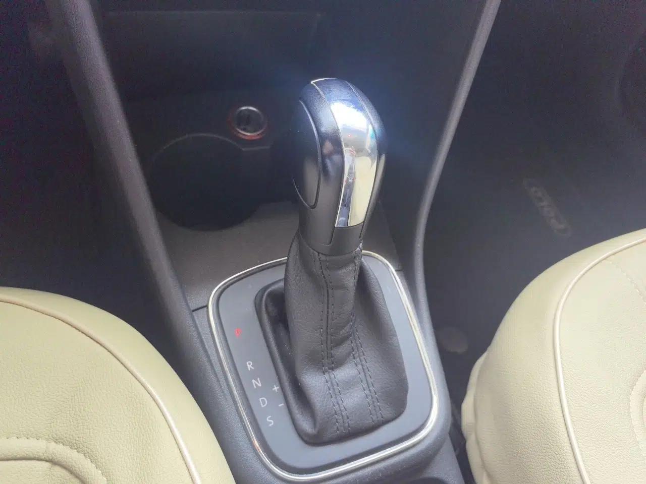 Volkswagen Polo 2014 1.6L Automatic Comfort Edition — миниатюра 14