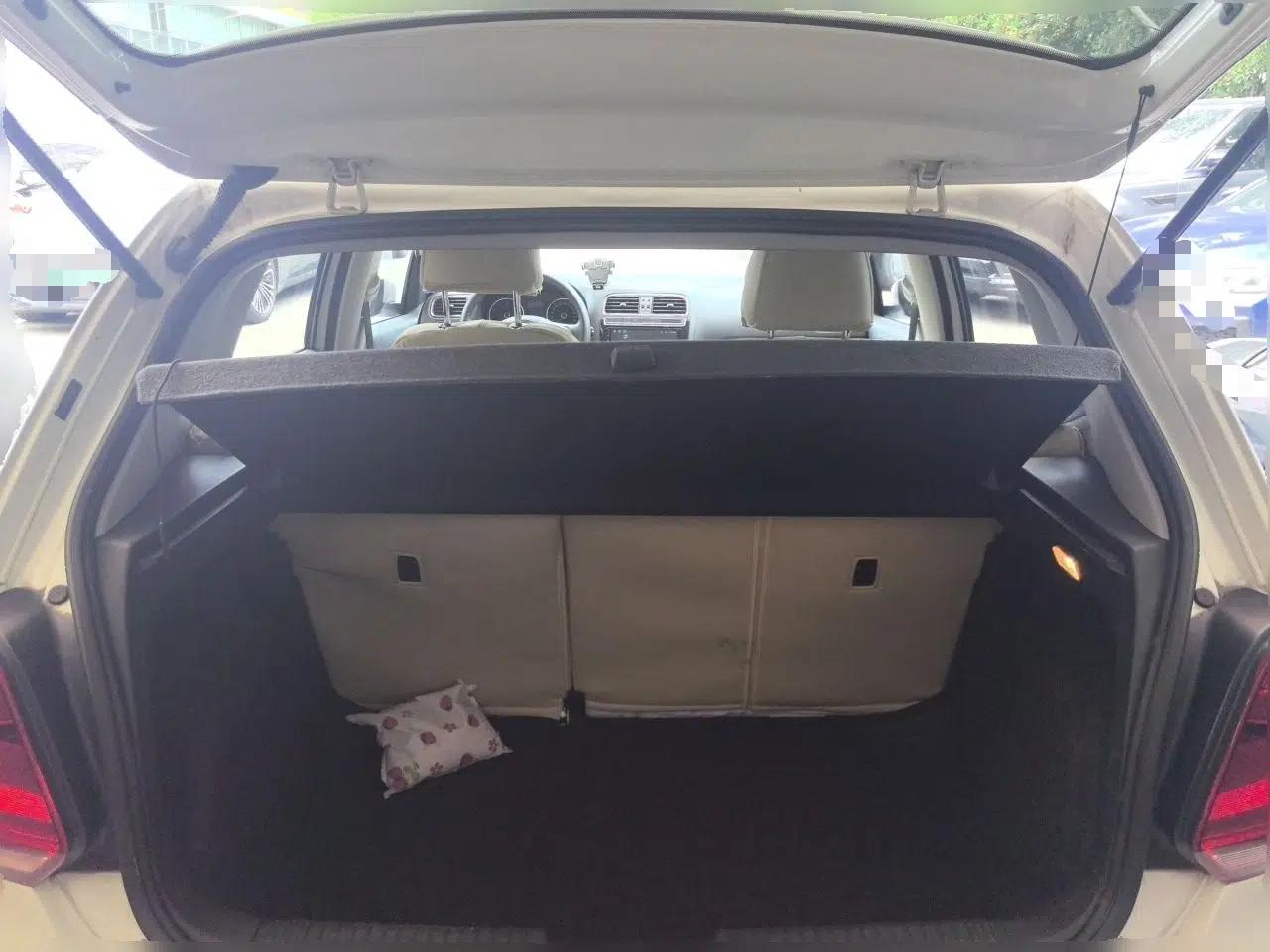 Volkswagen Polo 2014 1.6L Automatic Comfort Edition — миниатюра 19