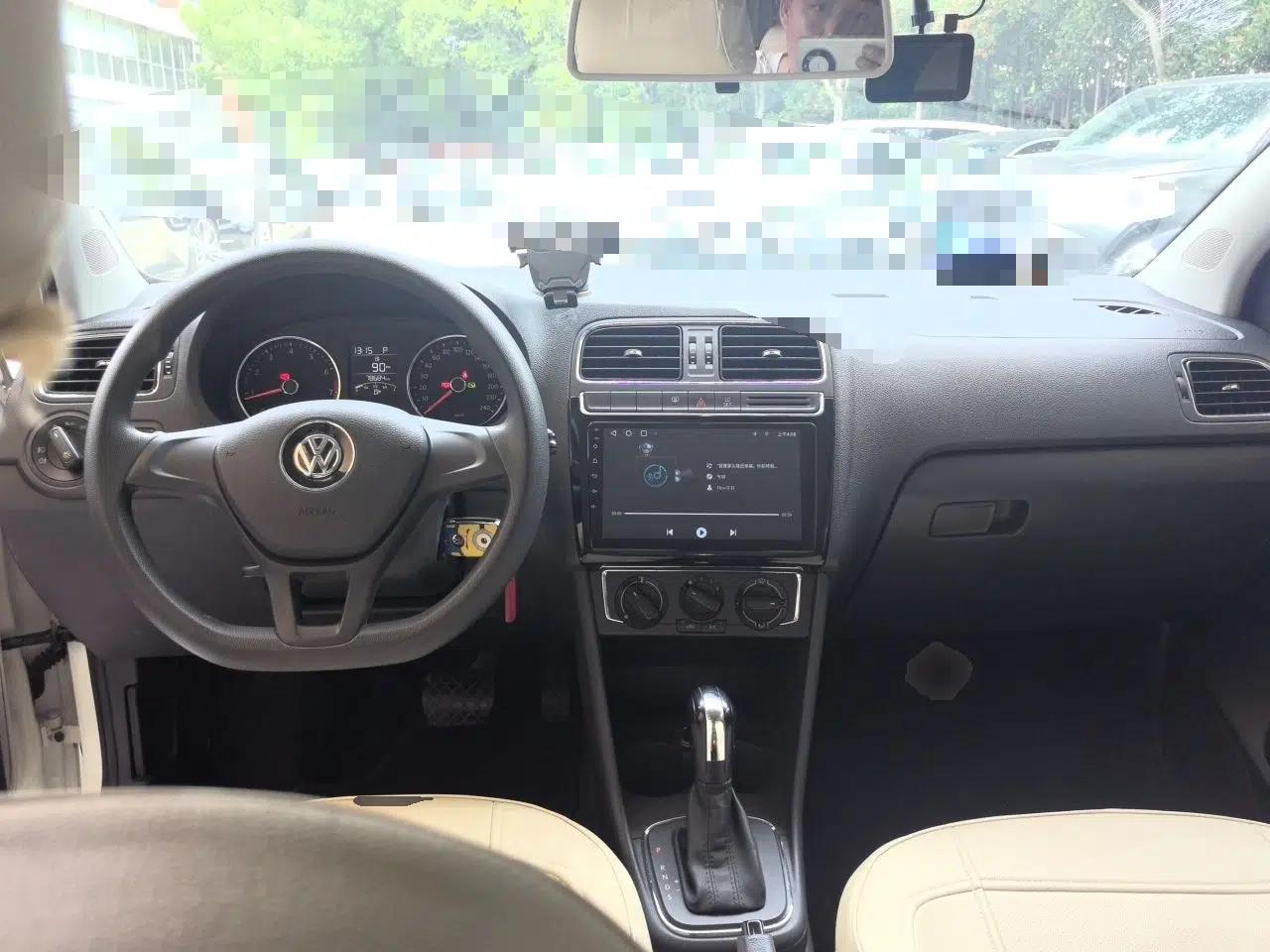 Volkswagen Polo 2014 1.6L Automatic Comfort Edition — миниатюра 9