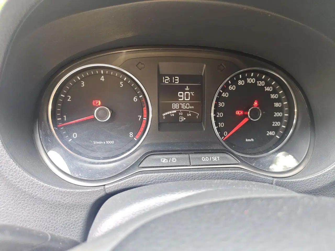 Volkswagen Polo 2014 1.4L Manual Comfort Edition — миниатюра 12