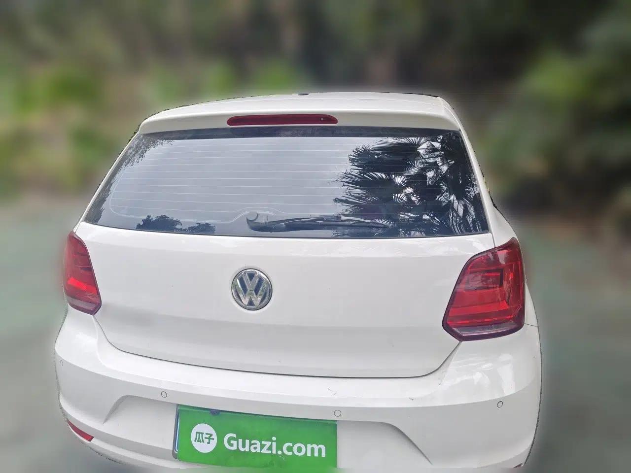 Volkswagen Polo 2014 1.4L Manual Comfort Edition — миниатюра 5