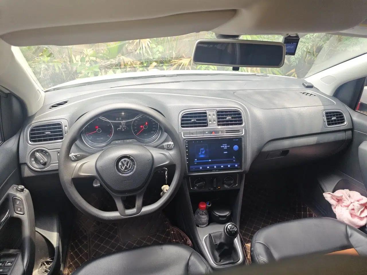 Volkswagen Polo 2014 1.4L Manual Comfort Edition — миниатюра 9