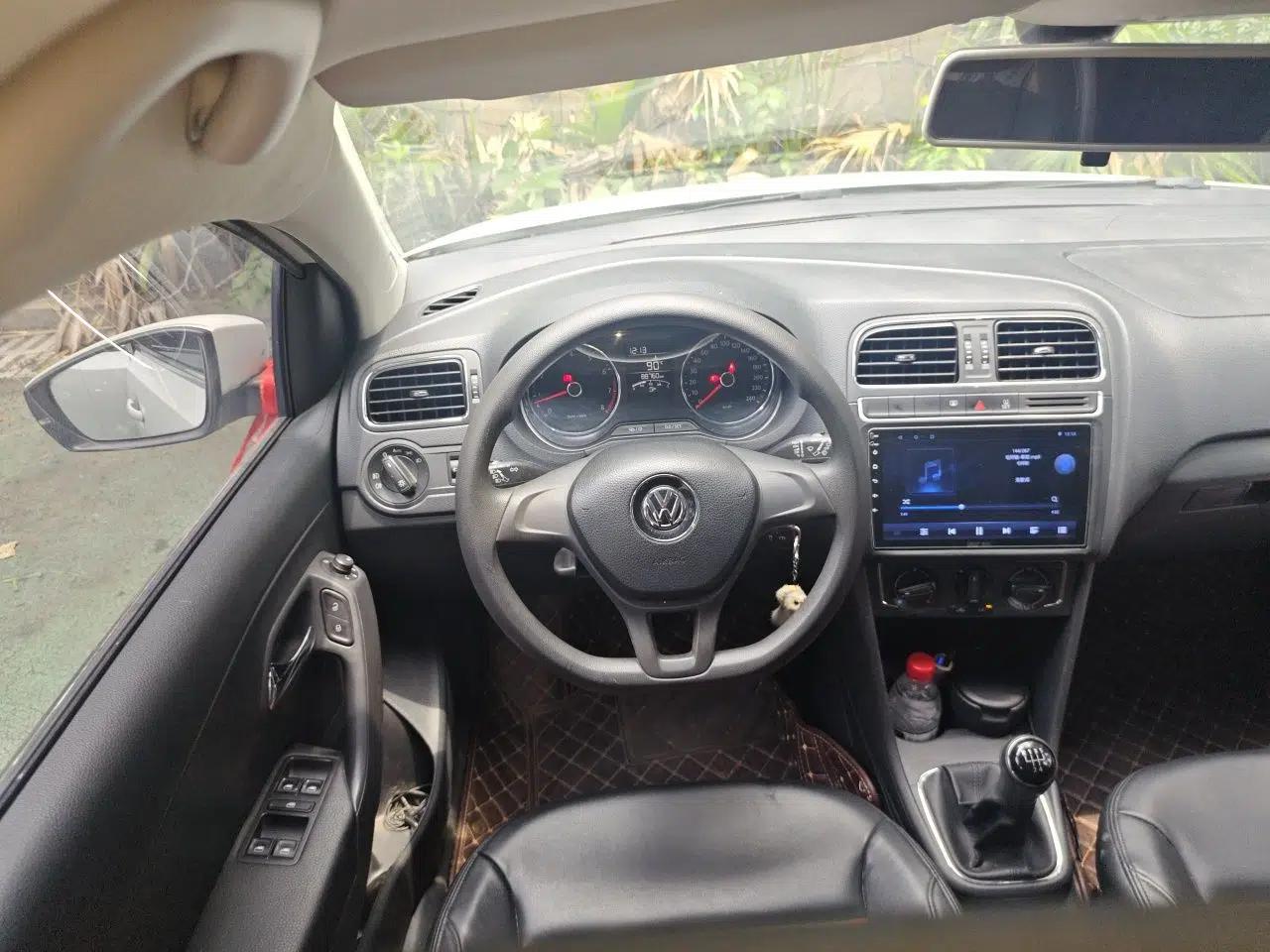 Volkswagen Polo 2014 1.4L Manual Comfort Edition — миниатюра 10