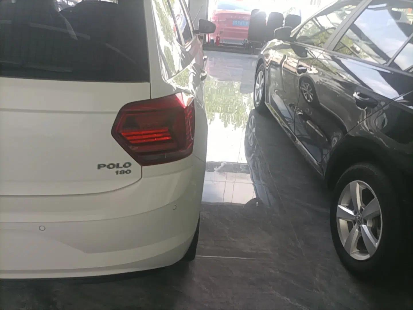 Volkswagen Polo 2019 Plus 1.5L Automatic Colorful Technology Edition — миниатюра 14