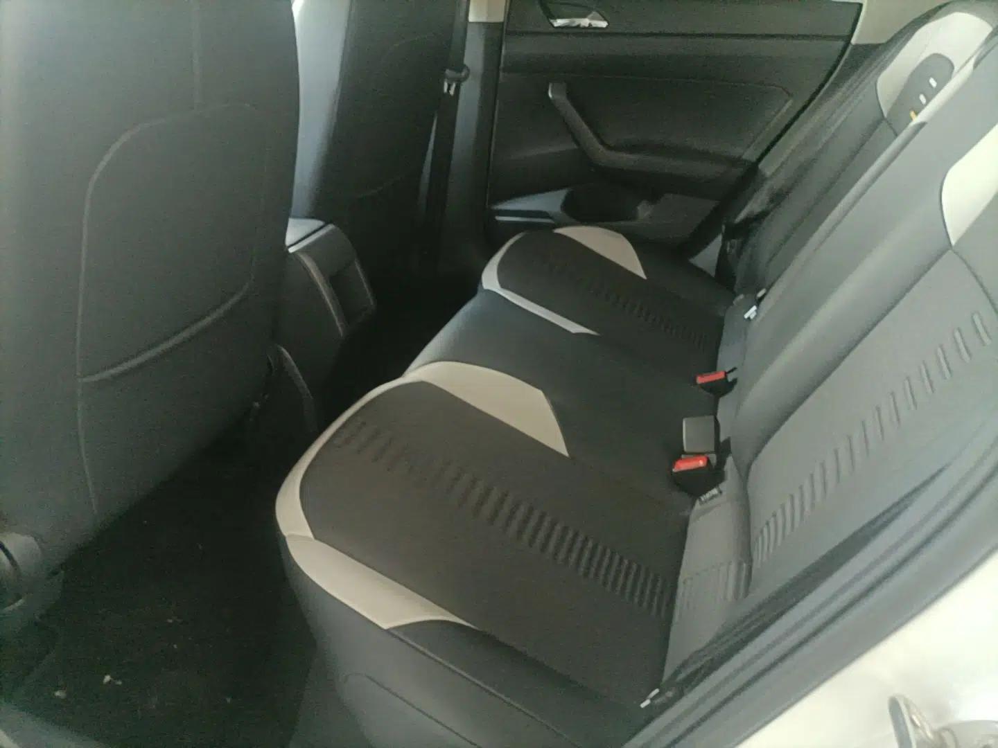 Volkswagen Polo 2019 Plus 1.5L Automatic Colorful Technology Edition — миниатюра 25