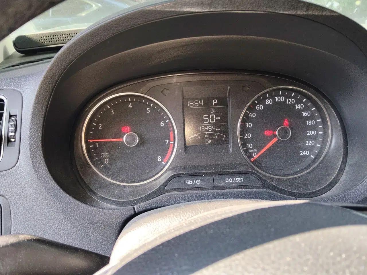 Volkswagen Polo 2016 1.6L Automatic Comfort Model — миниатюра 11