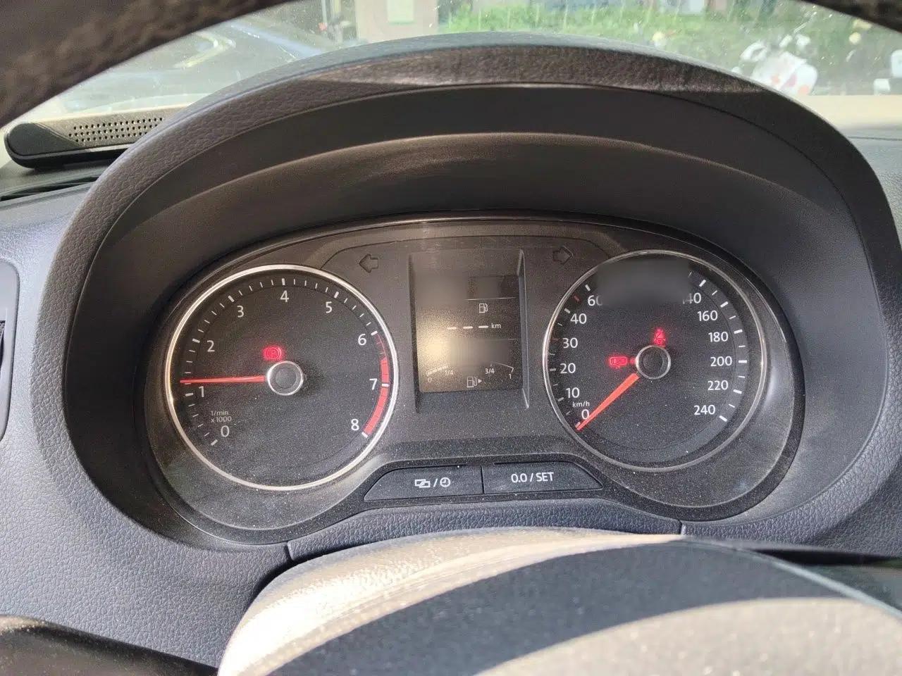 Volkswagen Polo 2016 1.6L Automatic Comfort Model — миниатюра 10