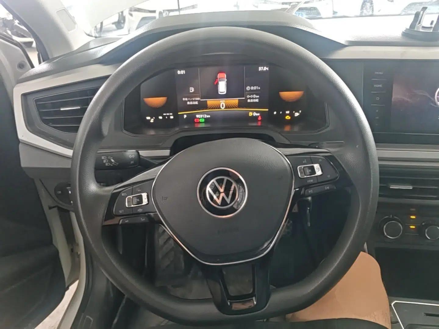 Volkswagen Polo 2023 Revised Plus 1.5L Automatic – Enjoy Life Edition — миниатюра 13