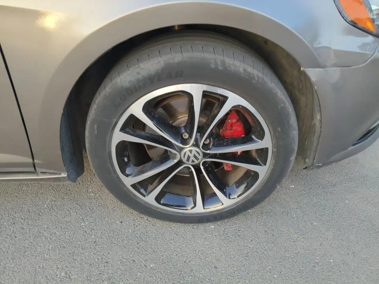 Volkswagen FAW-Volkswagen CC 2013 1.8TSI Prestige Model — миниатюра 8