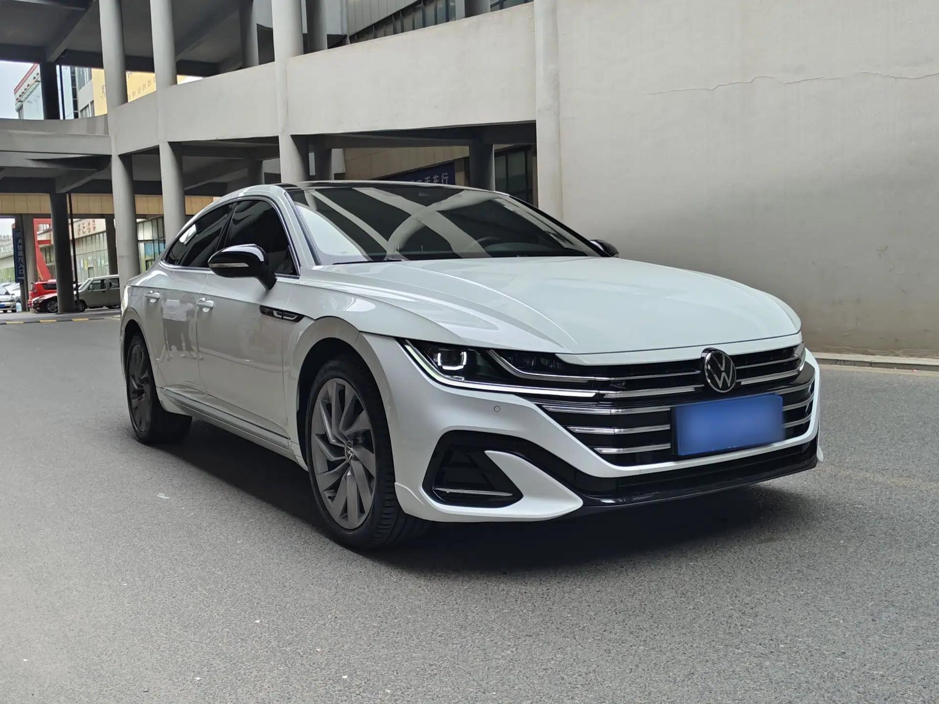 Volkswagen FAW-Volkswagen CC 2024 380TSI Striking Edition — миниатюра 3