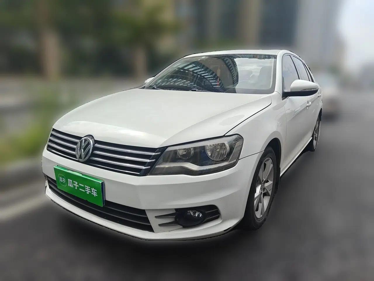 Volkswagen Bora 2015 Value Edition 1.6L Automatic Comfort Version — миниатюра 1