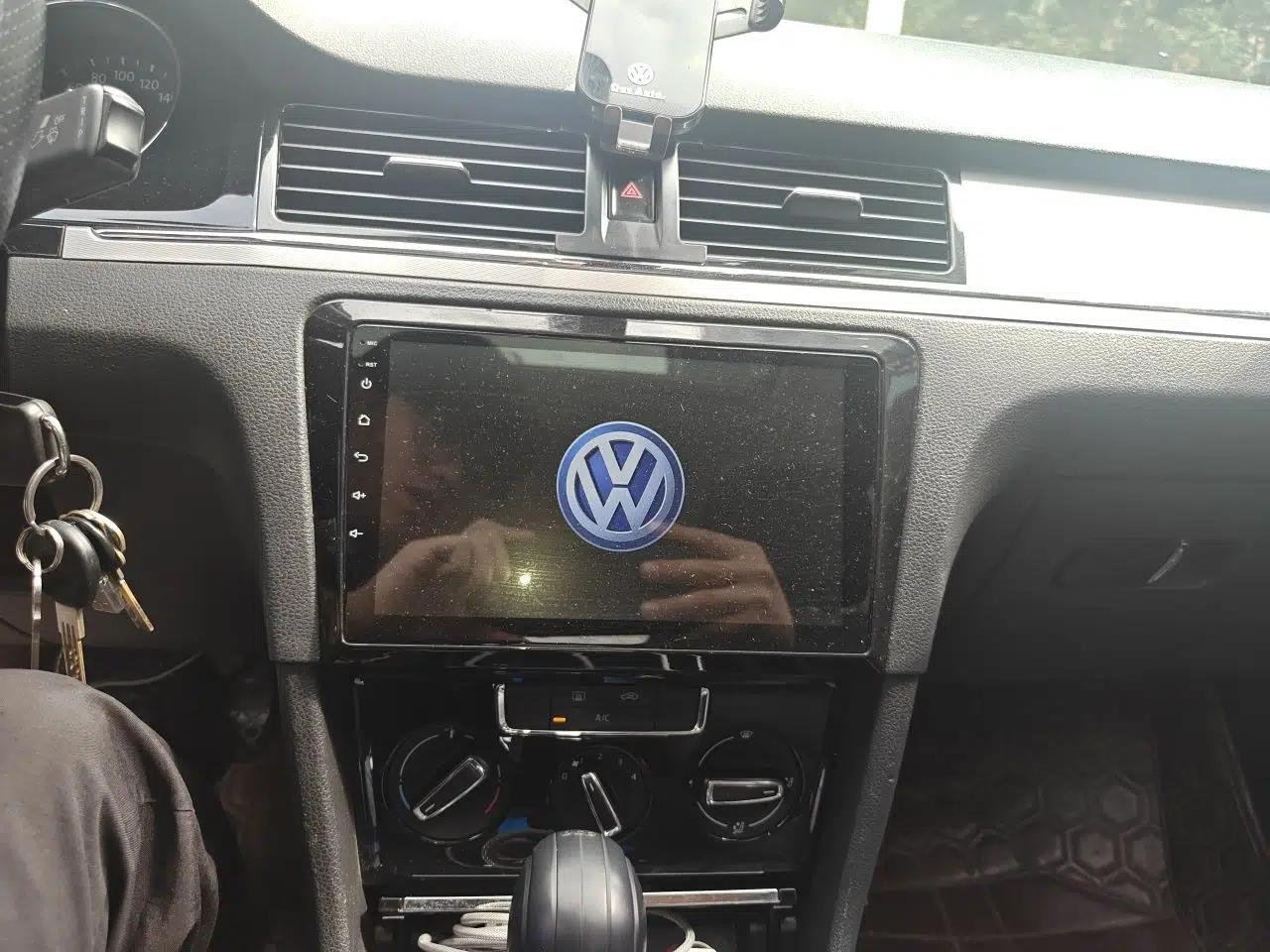Volkswagen Bora 2015 Value Edition 1.6L Automatic Comfort Version — миниатюра 13