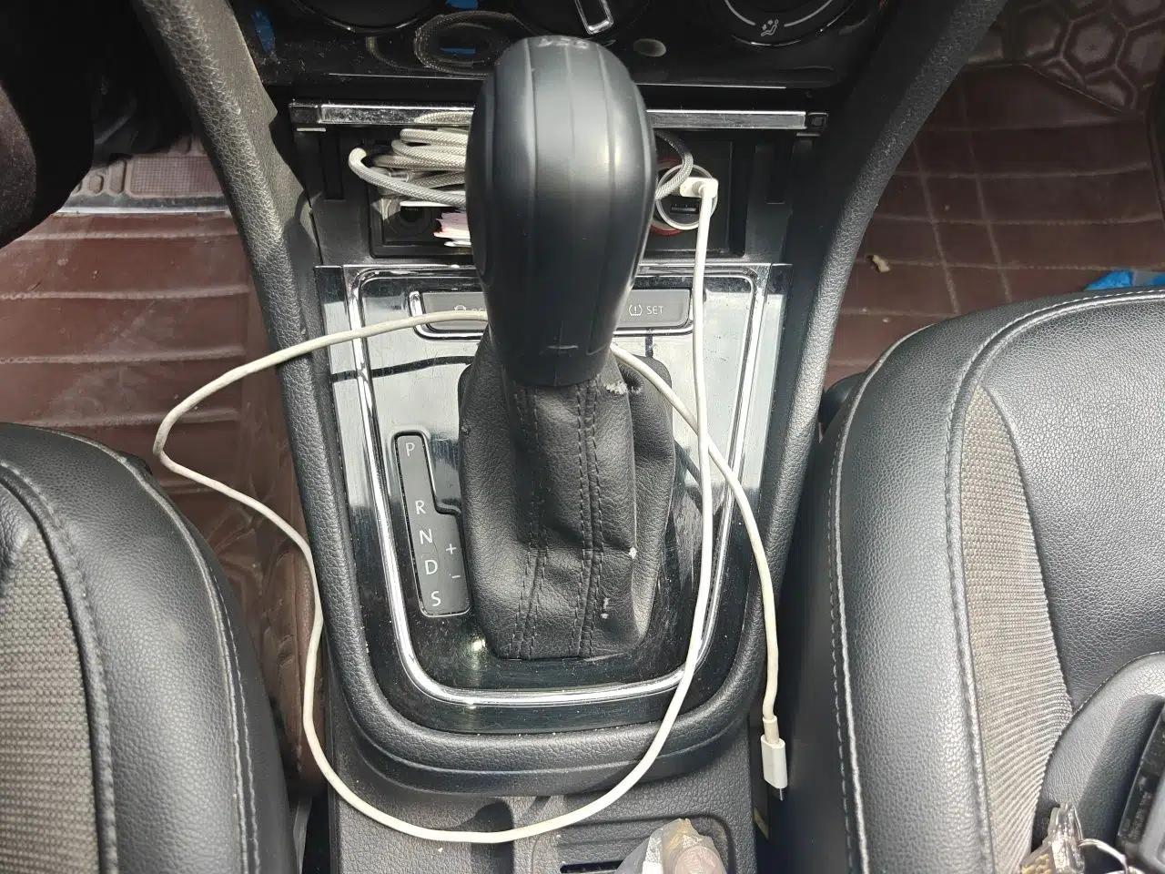 Volkswagen Bora 2015 Value Edition 1.6L Automatic Comfort Version — миниатюра 14