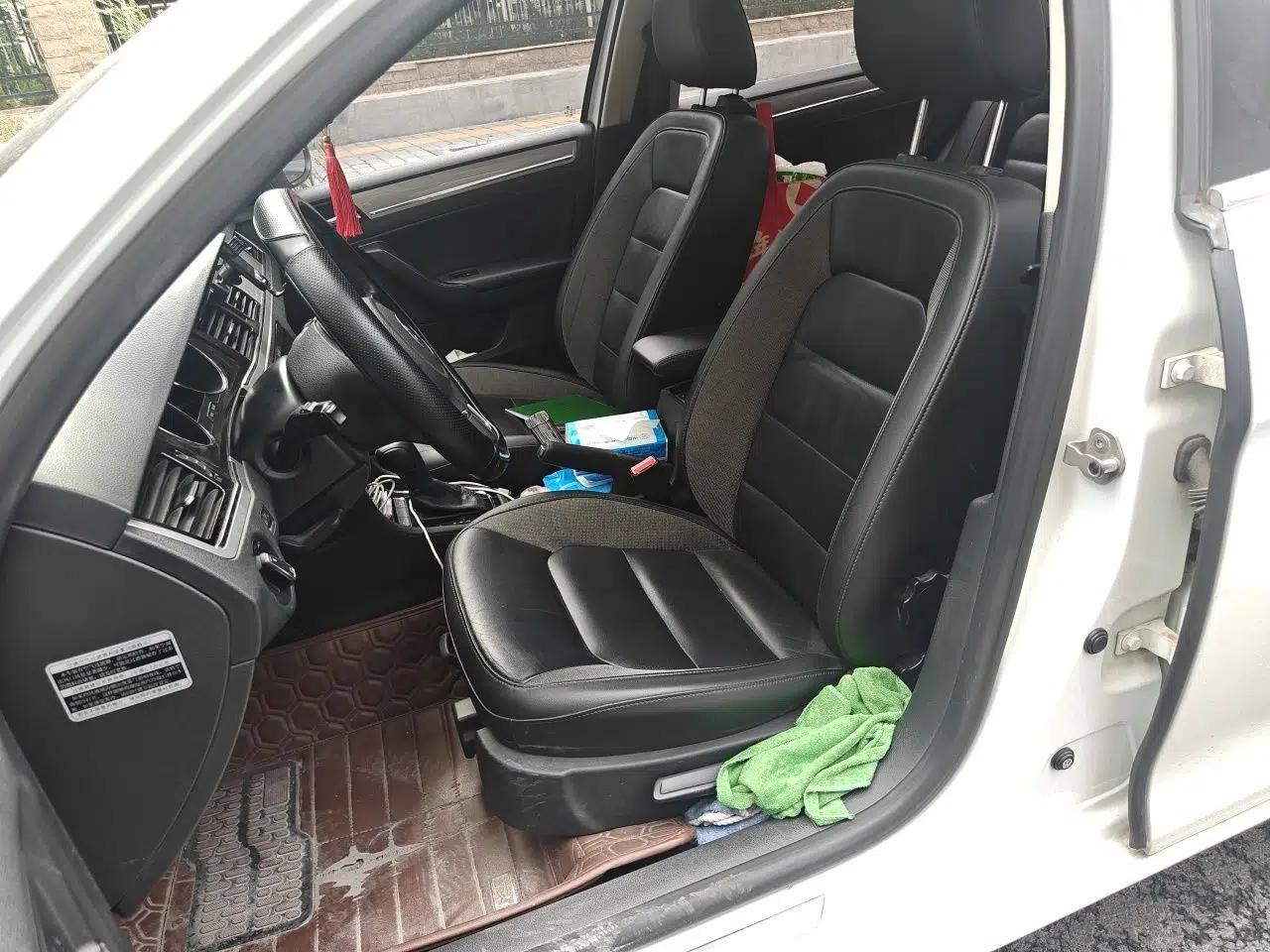 Volkswagen Bora 2015 Value Edition 1.6L Automatic Comfort Version — миниатюра 15