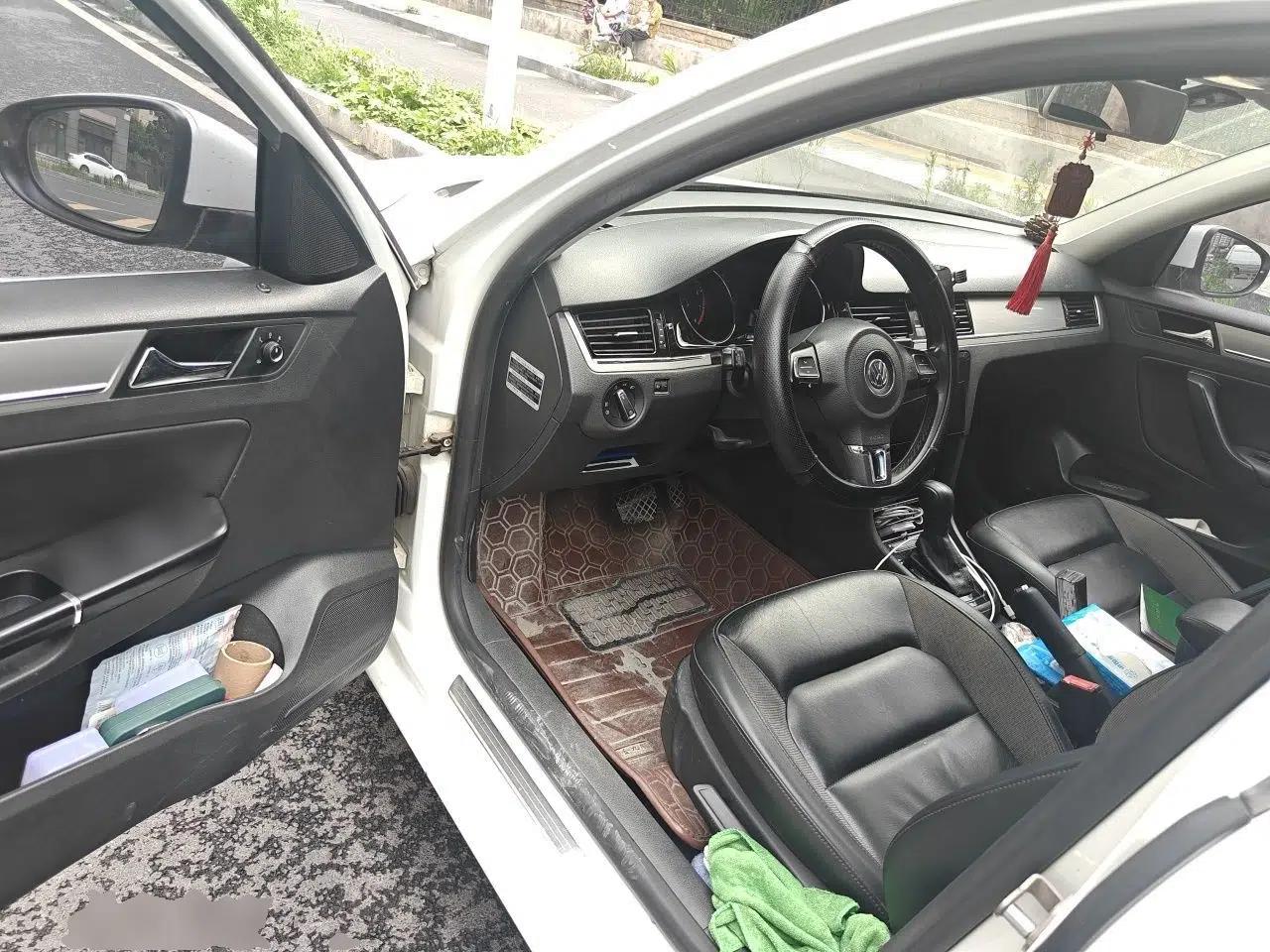 Volkswagen Bora 2015 Value Edition 1.6L Automatic Comfort Version — миниатюра 16