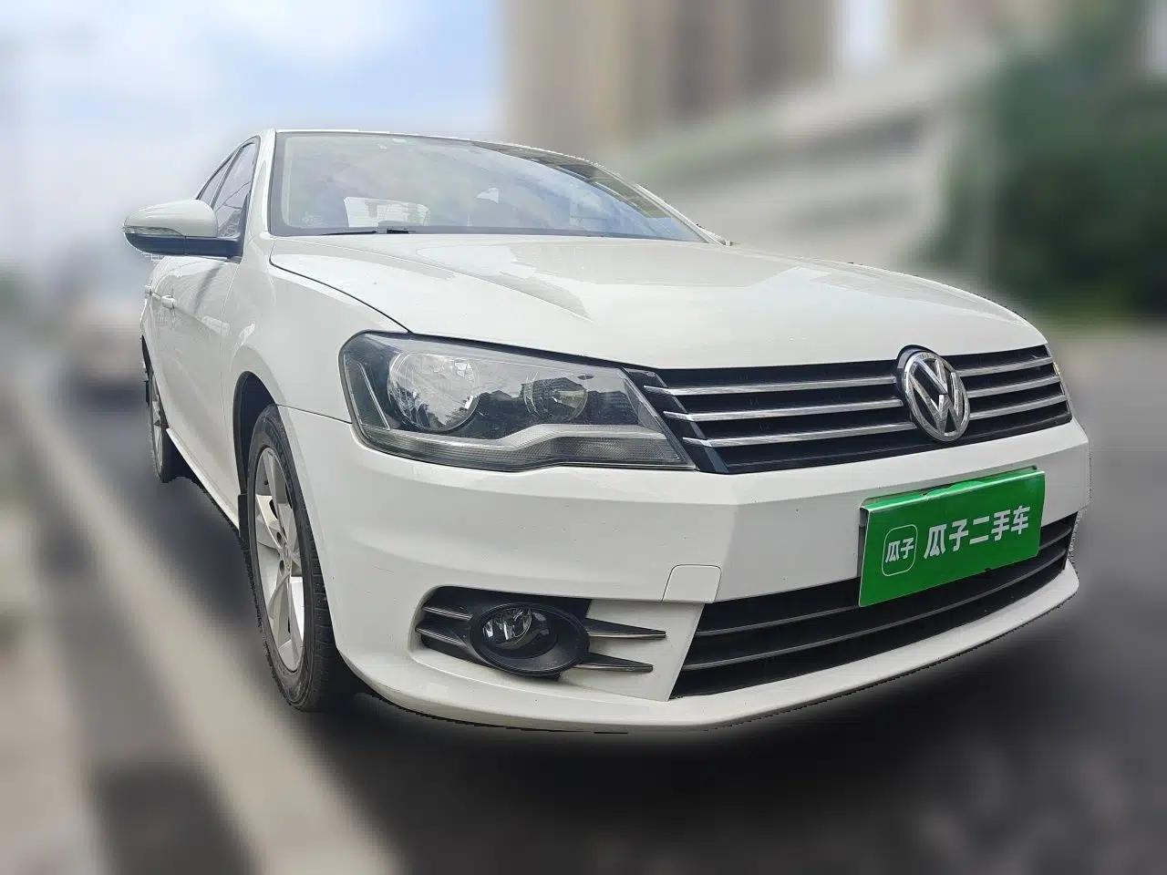 Volkswagen Bora 2015 Value Edition 1.6L Automatic Comfort Version — миниатюра 3