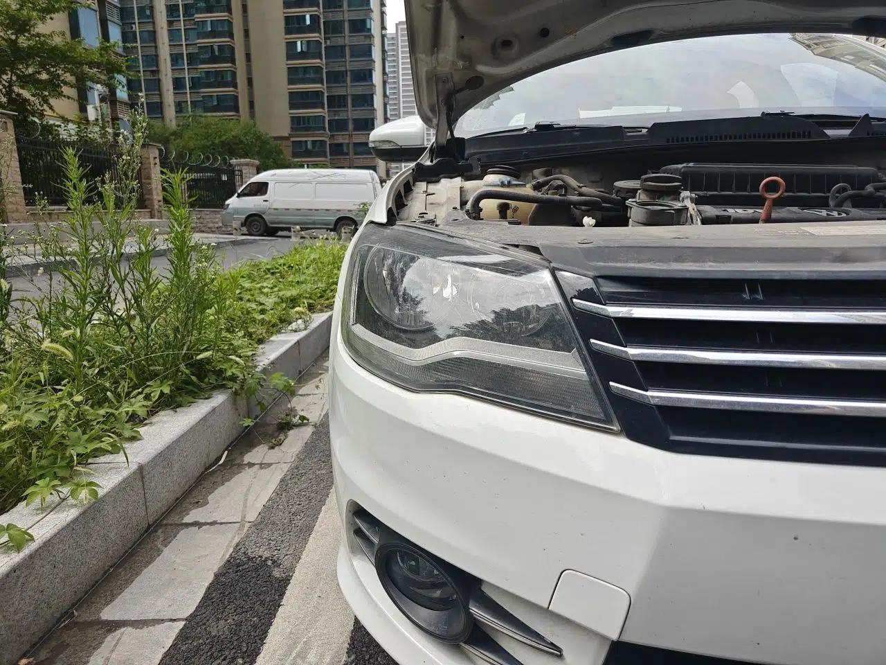 Volkswagen Bora 2015 Value Edition 1.6L Automatic Comfort Version — миниатюра 7