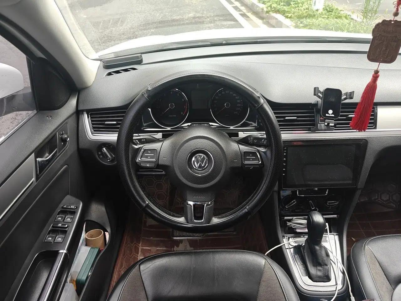 Volkswagen Bora 2015 Value Edition 1.6L Automatic Comfort Version — миниатюра 10