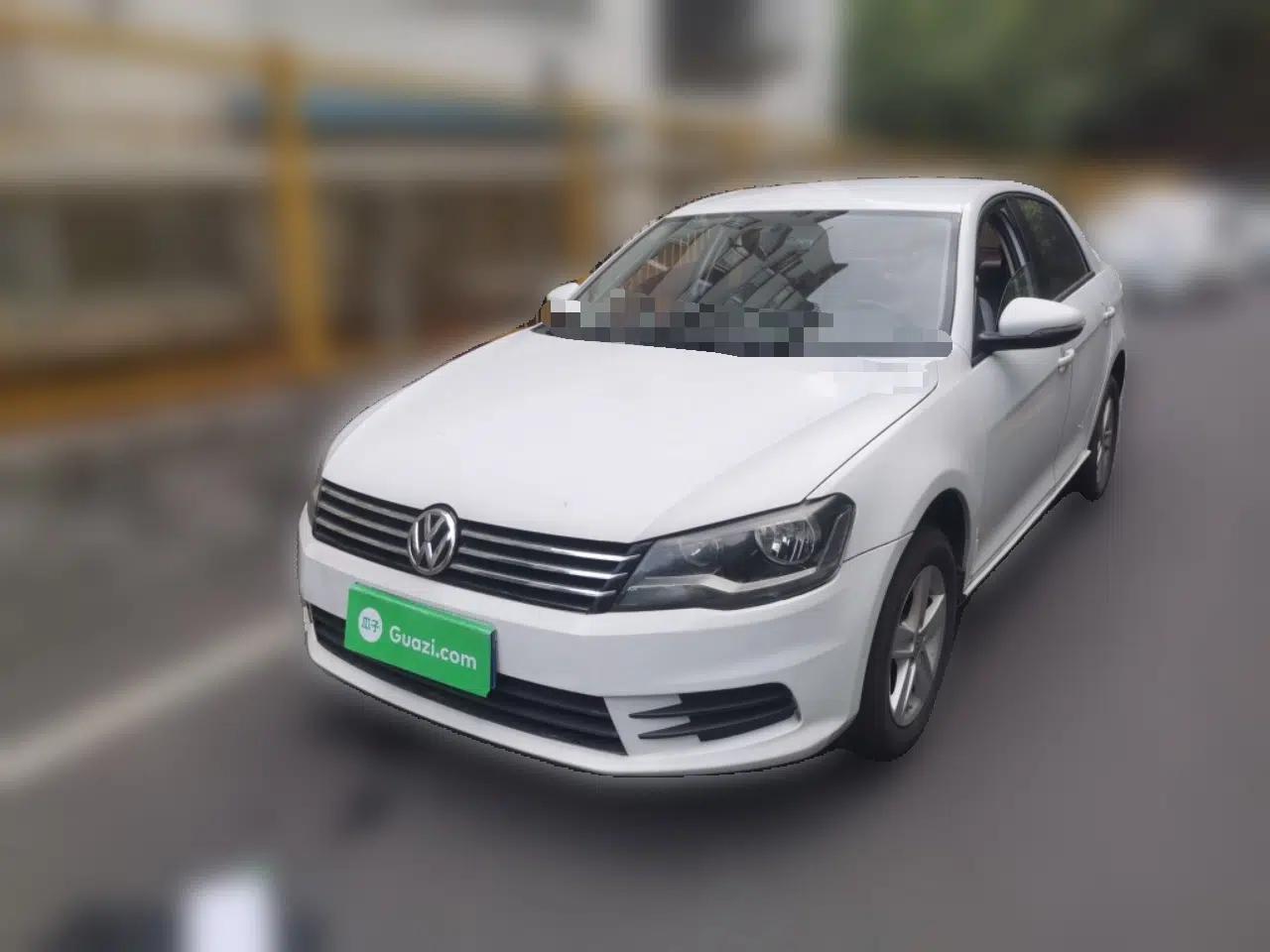 Volkswagen Bora 2013 1.6L Manual Fashion Edition — миниатюра 1