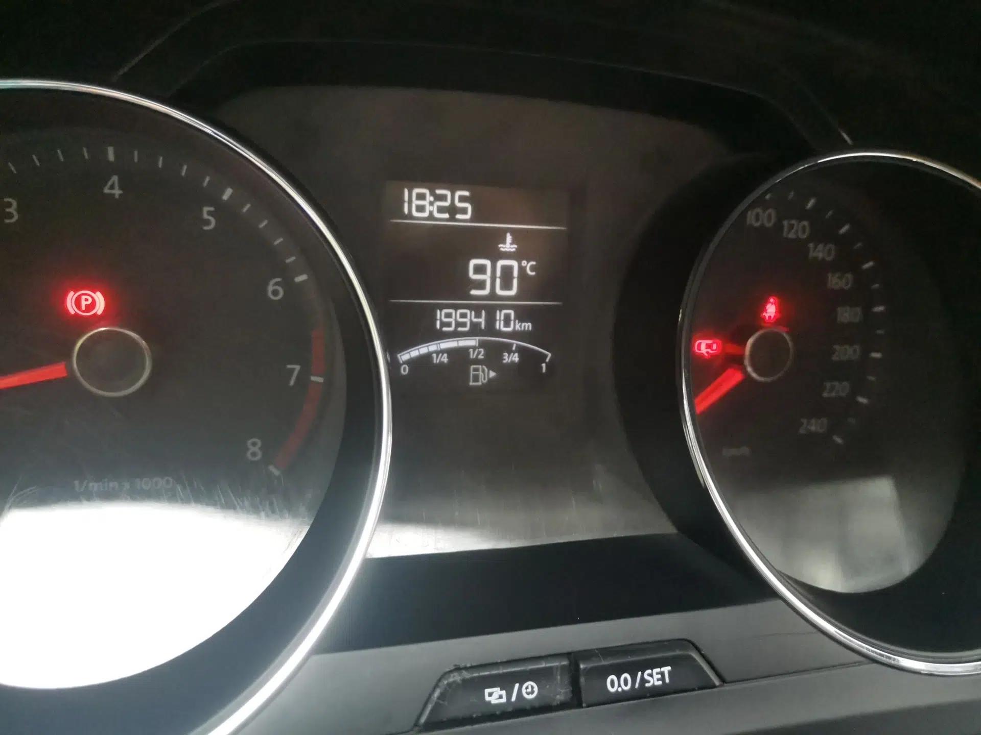 Volkswagen Bora 2013 1.6L Manual Fashion Edition — миниатюра 12