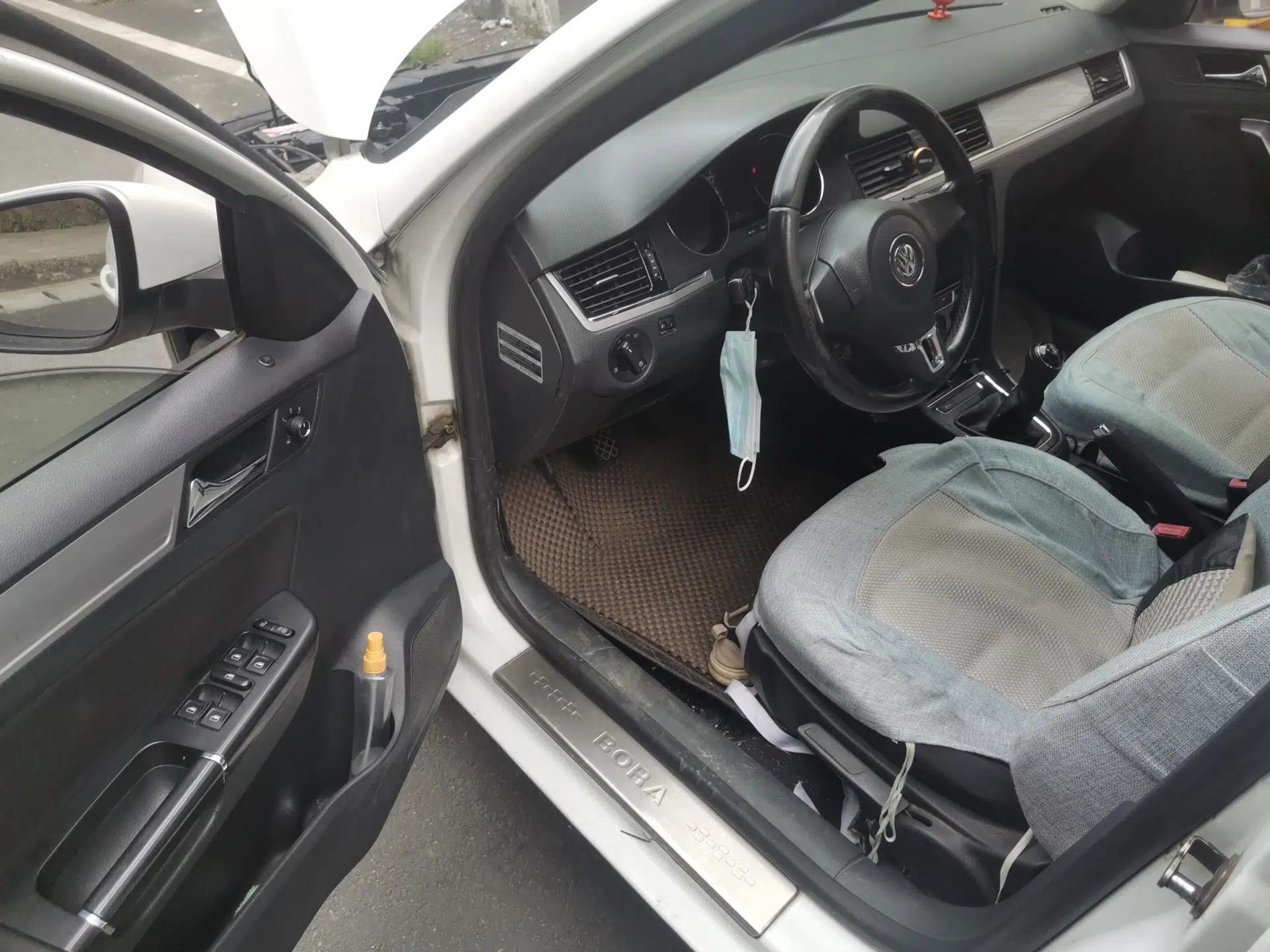 Volkswagen Bora 2013 1.6L Manual Fashion Edition — миниатюра 16