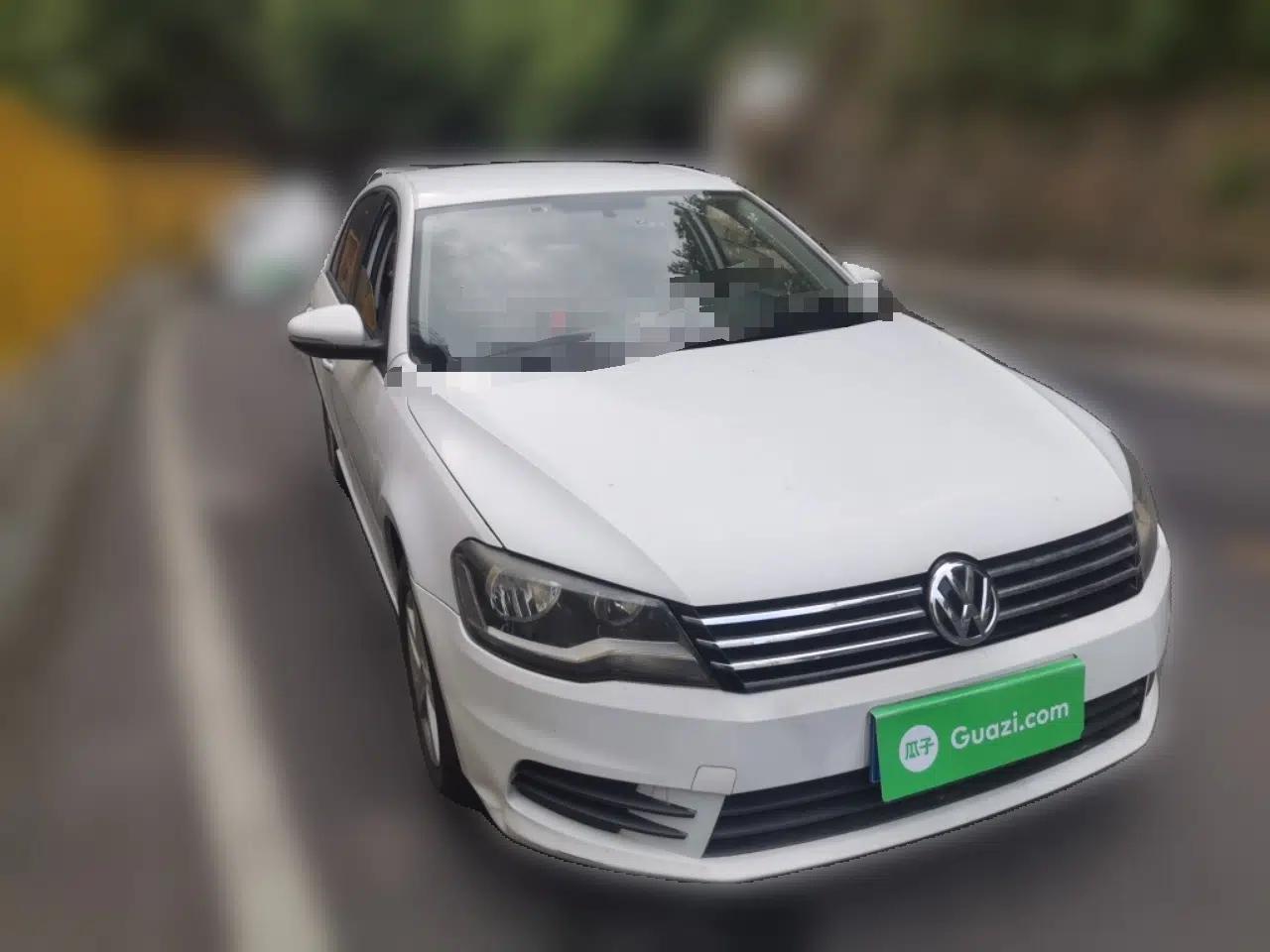 Volkswagen Bora 2013 1.6L Manual Fashion Edition — миниатюра 3