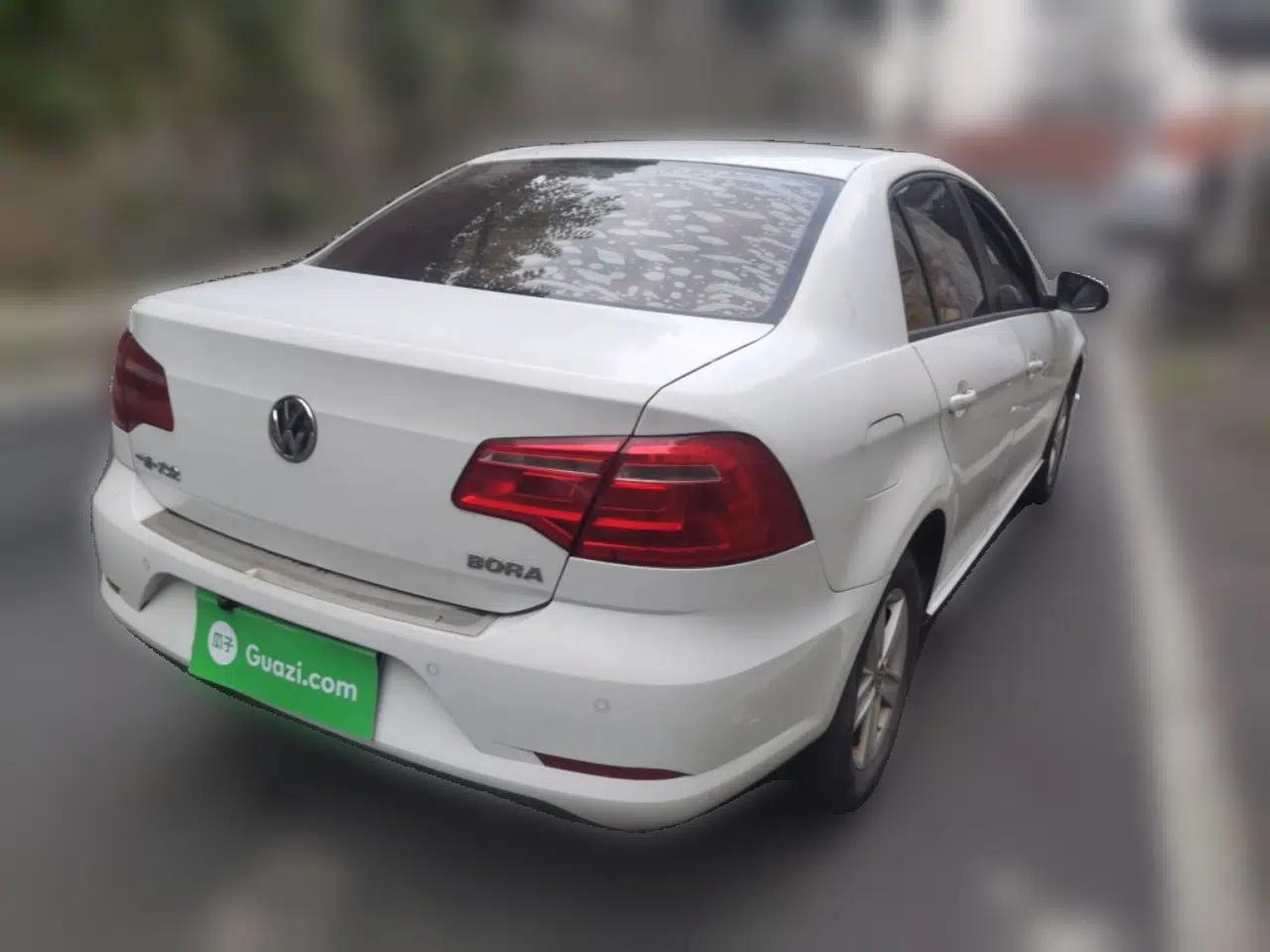 Volkswagen Bora 2013 1.6L Manual Fashion Edition — миниатюра 6