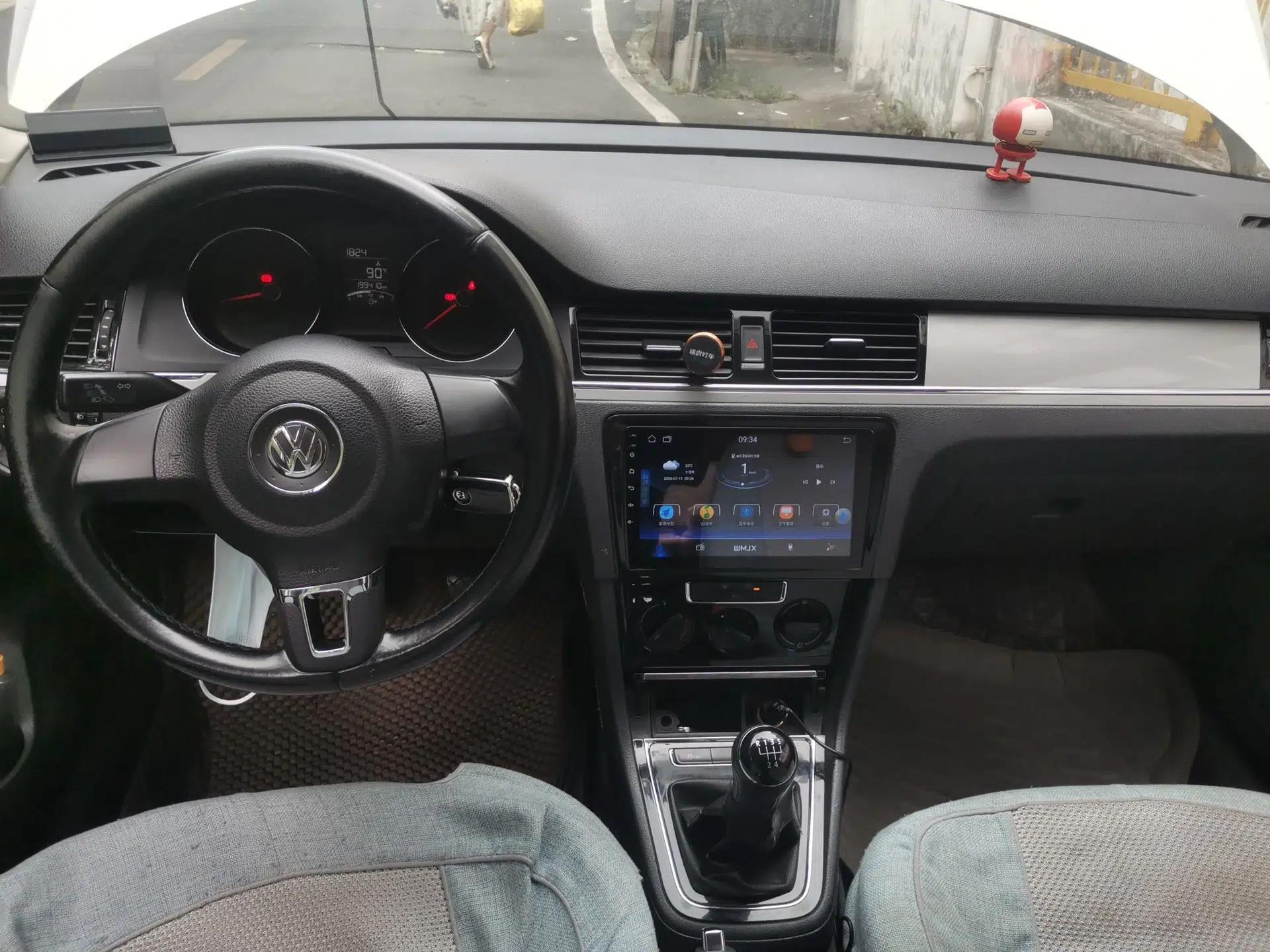 Volkswagen Bora 2013 1.6L Manual Fashion Edition — миниатюра 9