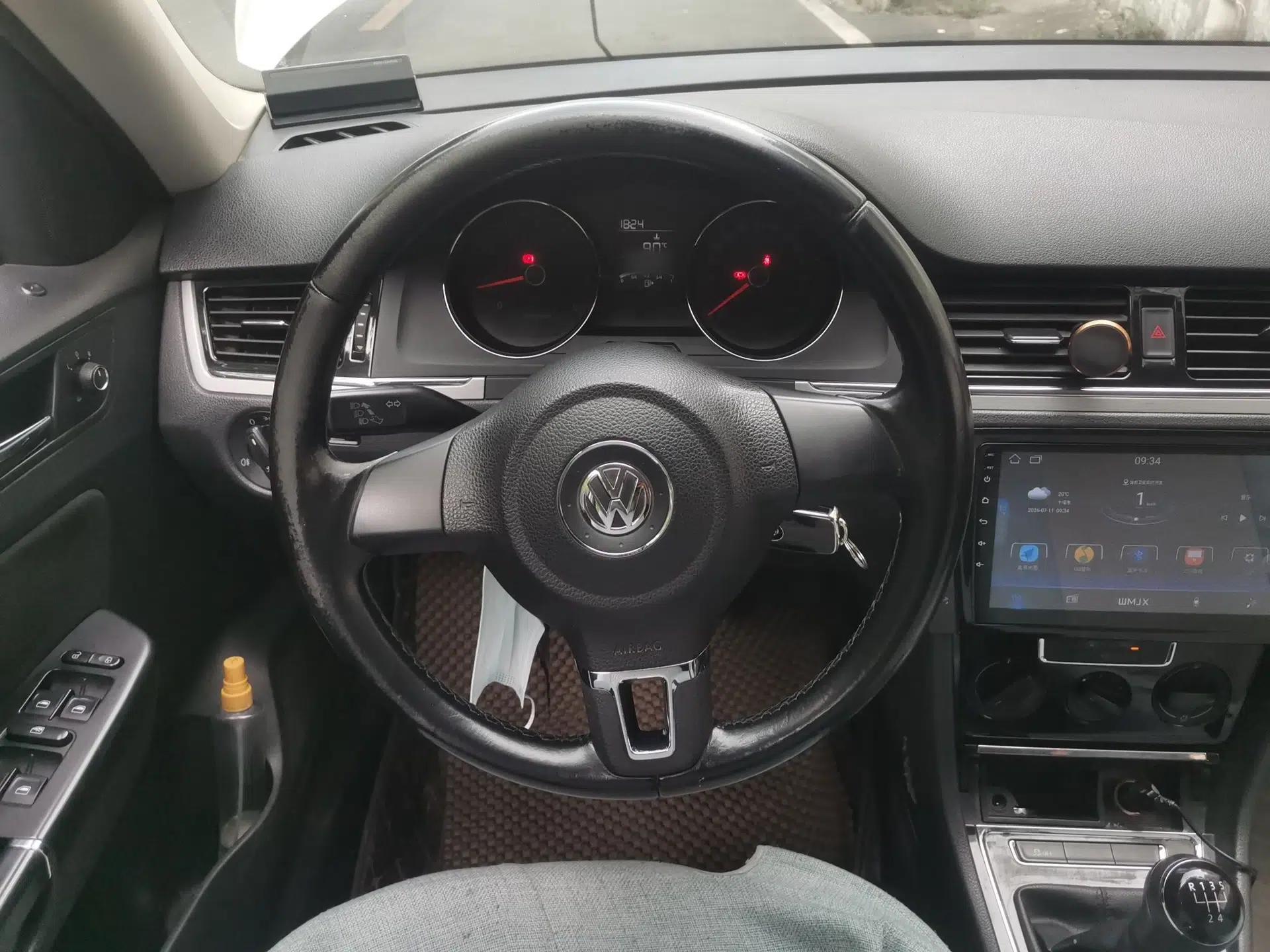 Volkswagen Bora 2013 1.6L Manual Fashion Edition — миниатюра 10