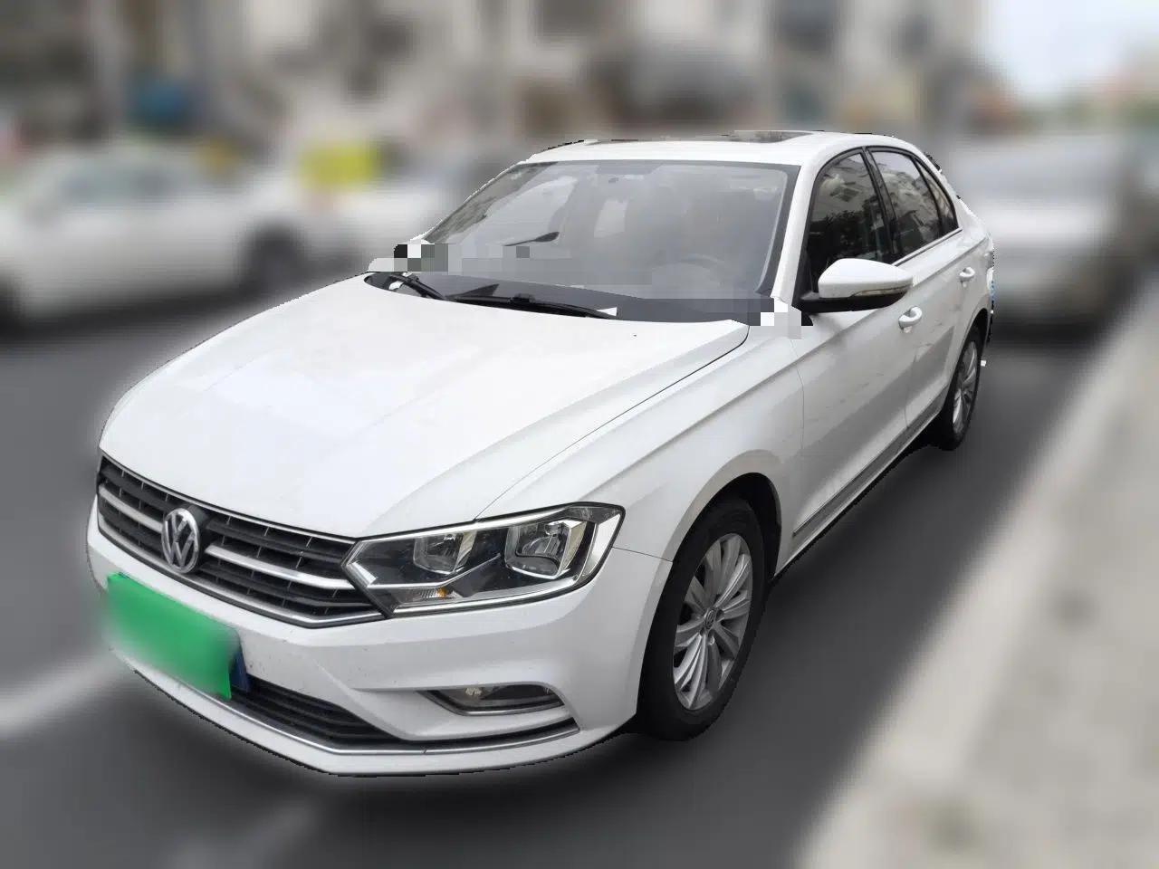 Volkswagen Bora 2016 1.6L Manual Comfort Model — миниатюра 1