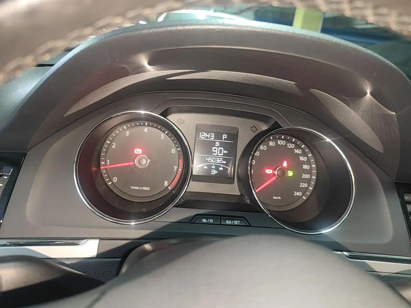 Volkswagen Bora 2014 1.6L Automatic Fashion Model — миниатюра 14