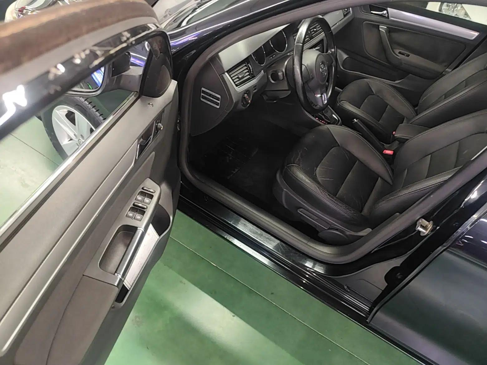 Volkswagen Bora 2014 1.6L Automatic Fashion Model — миниатюра 18
