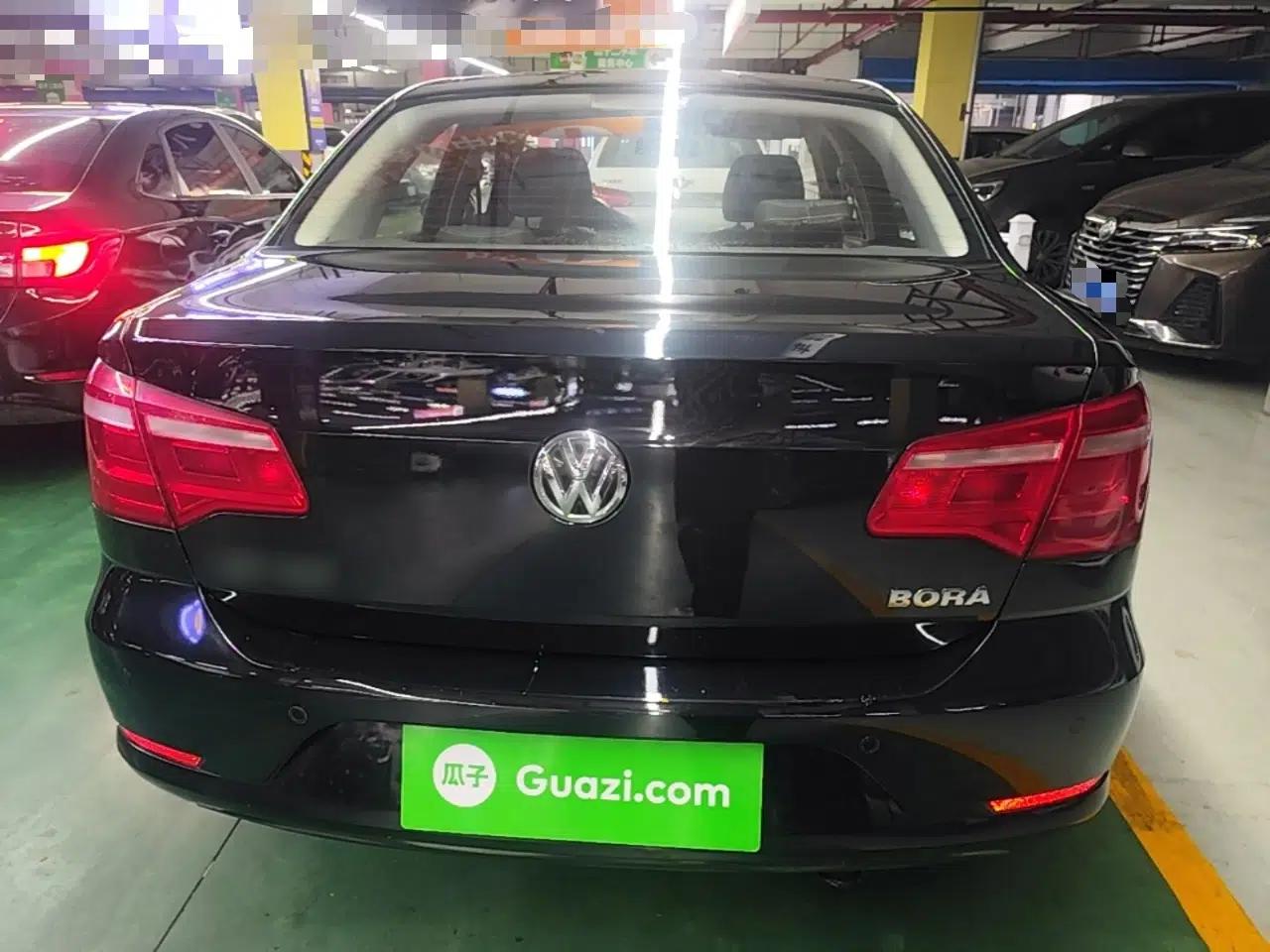 Volkswagen Bora 2014 1.6L Automatic Fashion Model — миниатюра 5