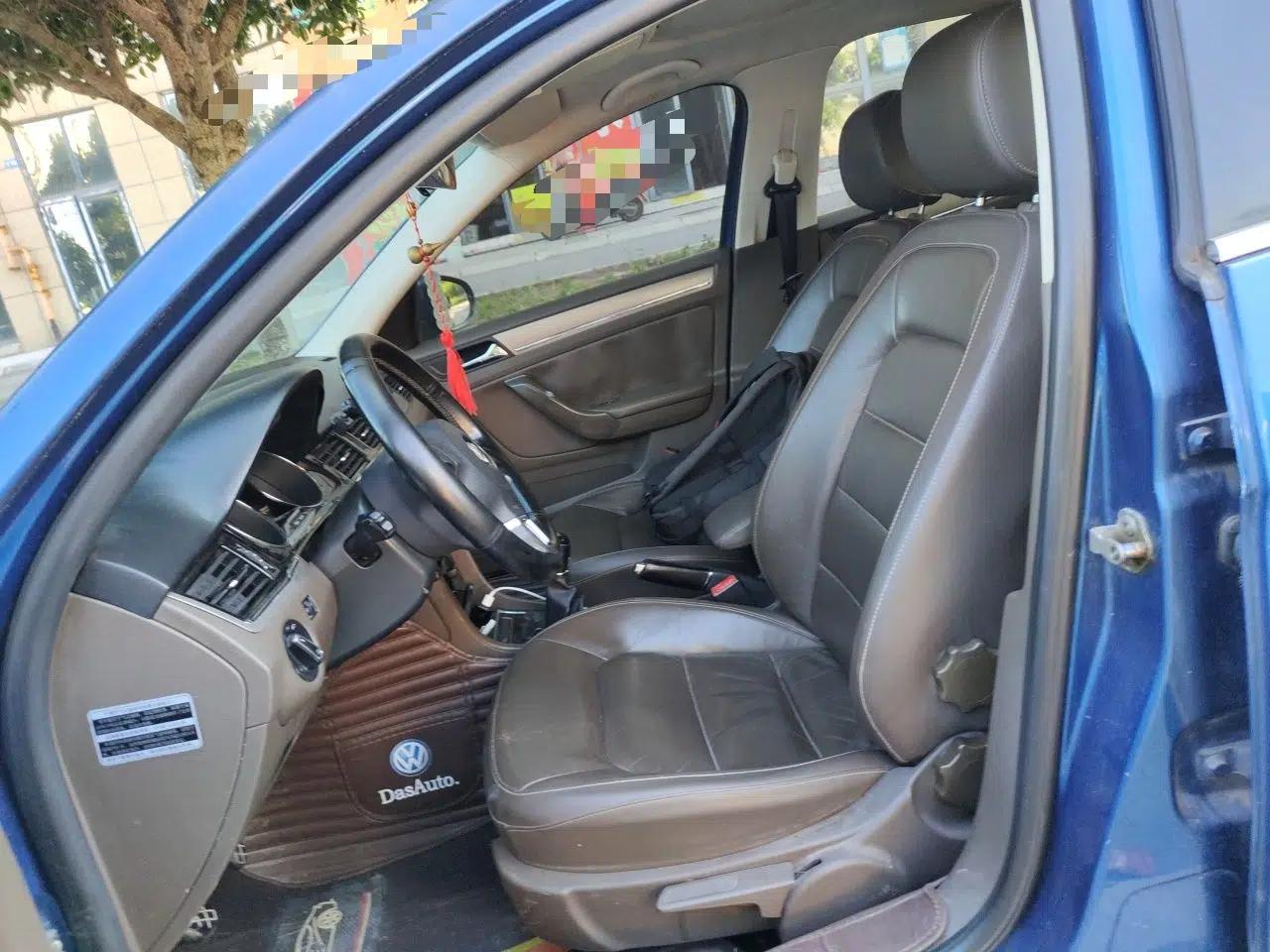 Volkswagen Bora 2013 1.4T Manual Comfort Model — миниатюра 15