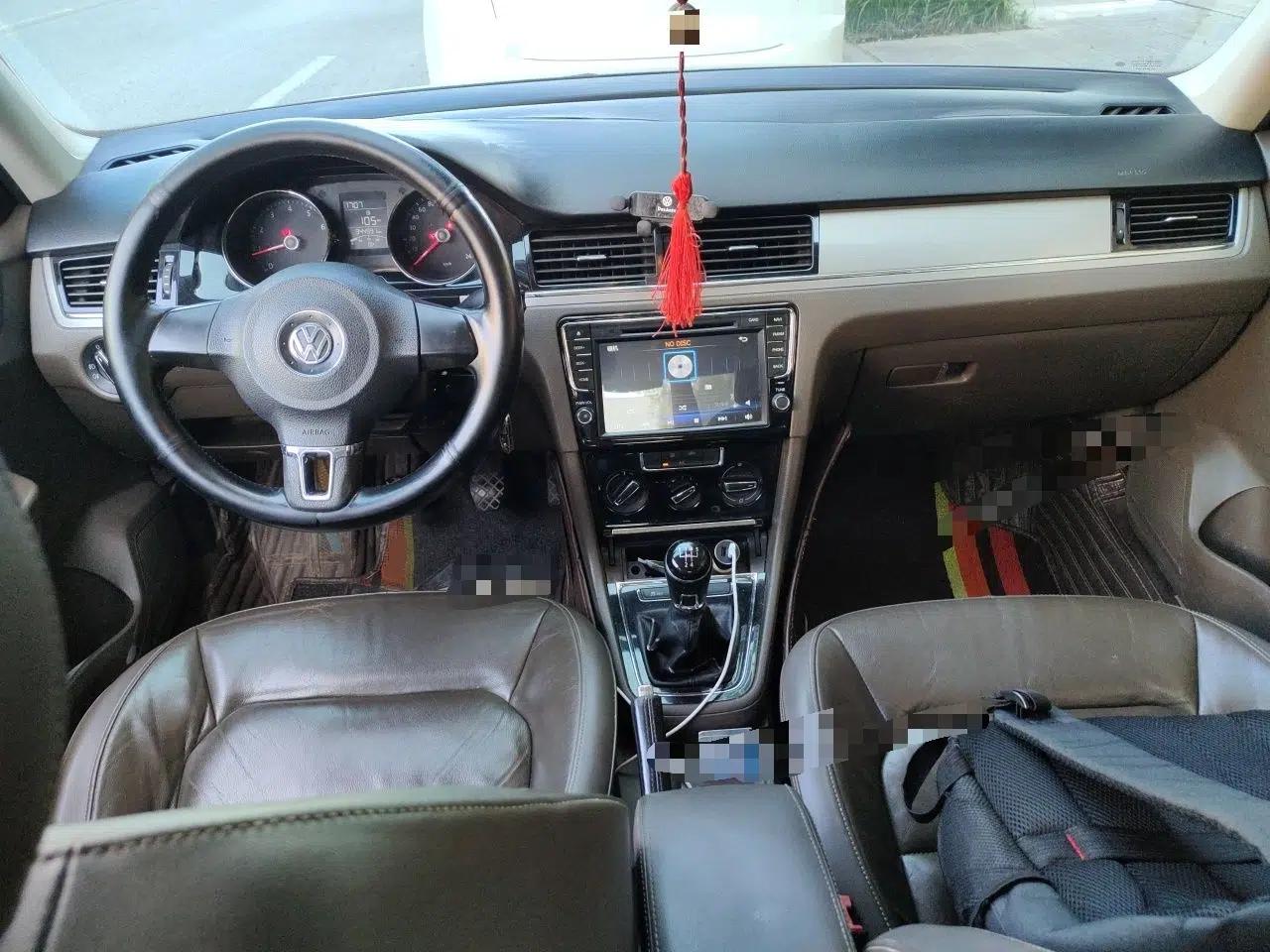 Volkswagen Bora 2013 1.4T Manual Comfort Model — миниатюра 9