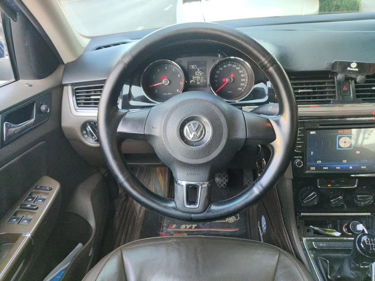 Volkswagen Bora 2013 1.4T Manual Comfort Model — миниатюра 10