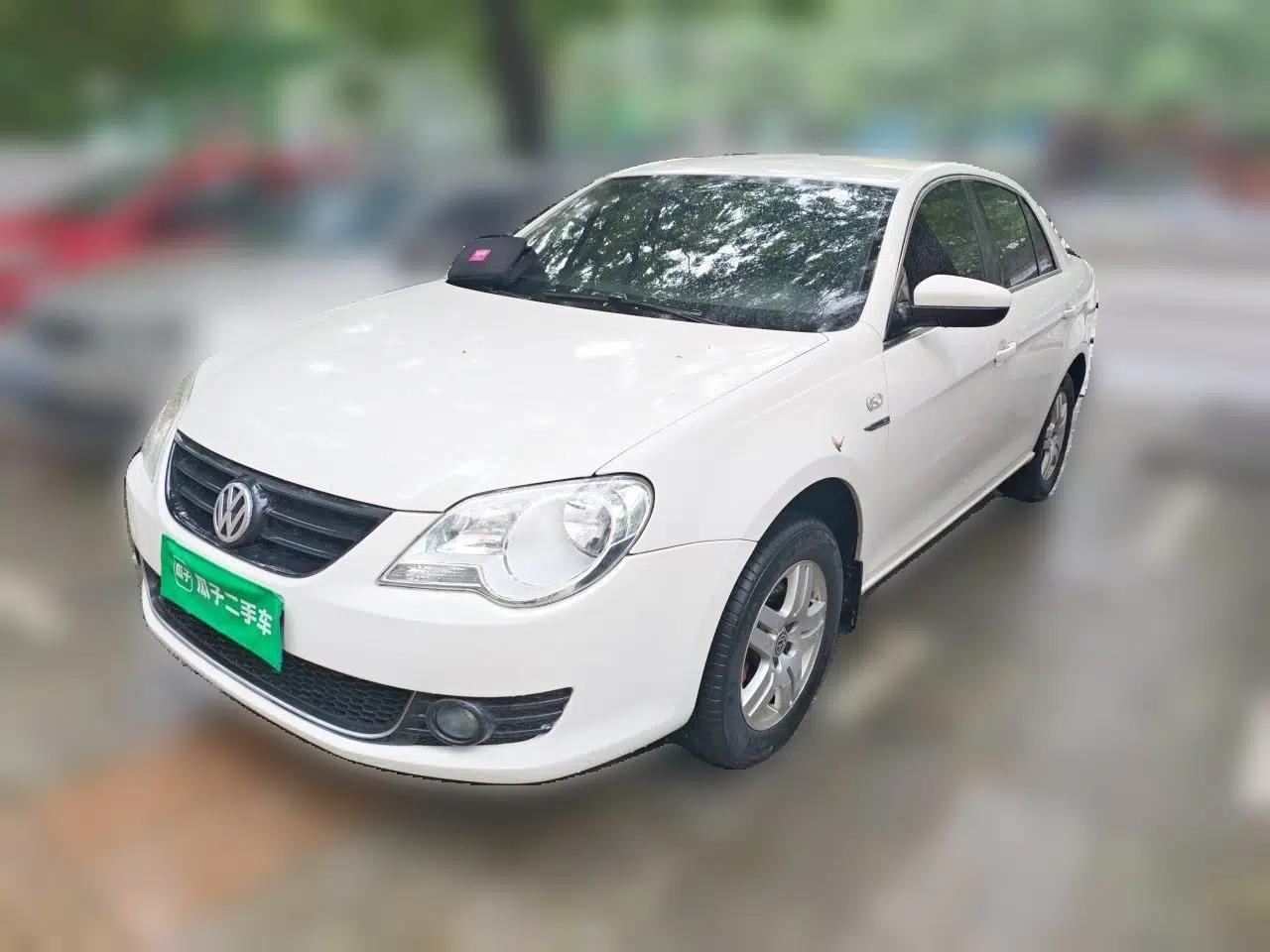 Volkswagen Bora 2011 1.6L Manual Fashion Edition — миниатюра 1