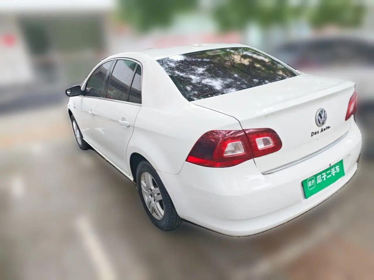 Volkswagen Bora 2011 1.6L Manual Fashion Edition — миниатюра 4