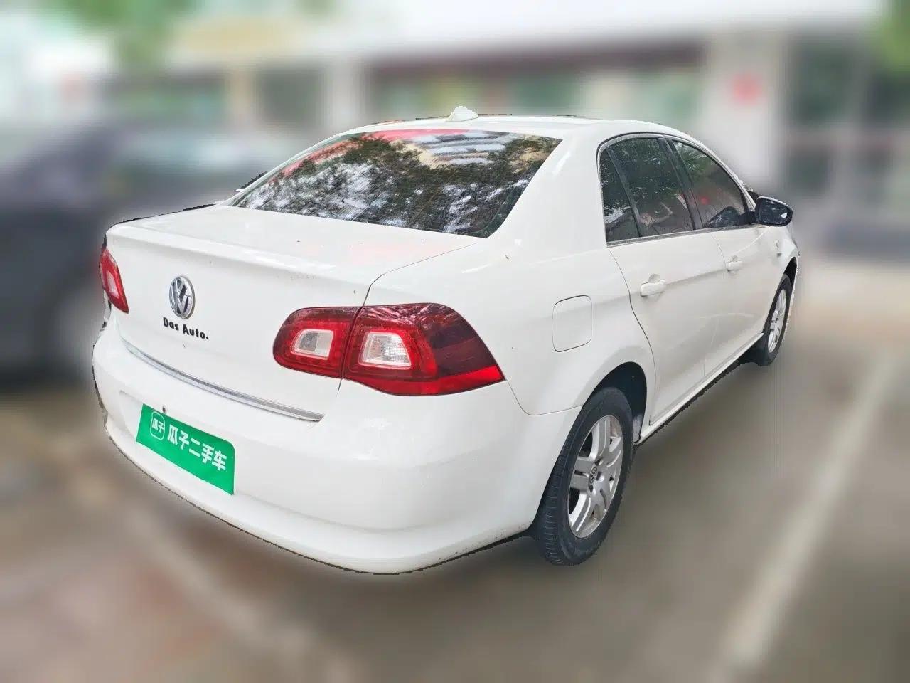 Volkswagen Bora 2011 1.6L Manual Fashion Edition — миниатюра 6