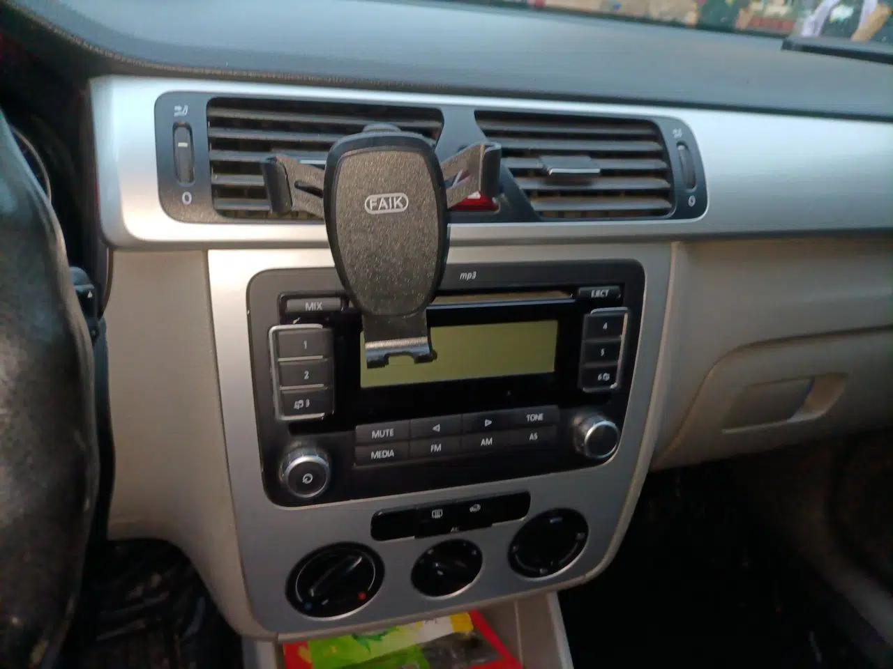 Volkswagen Bora 2011 1.6L Manual Comfort Version — миниатюра 13