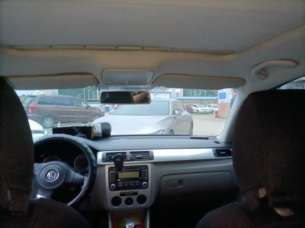 Volkswagen Bora 2011 1.6L Manual Comfort Version — миниатюра 18