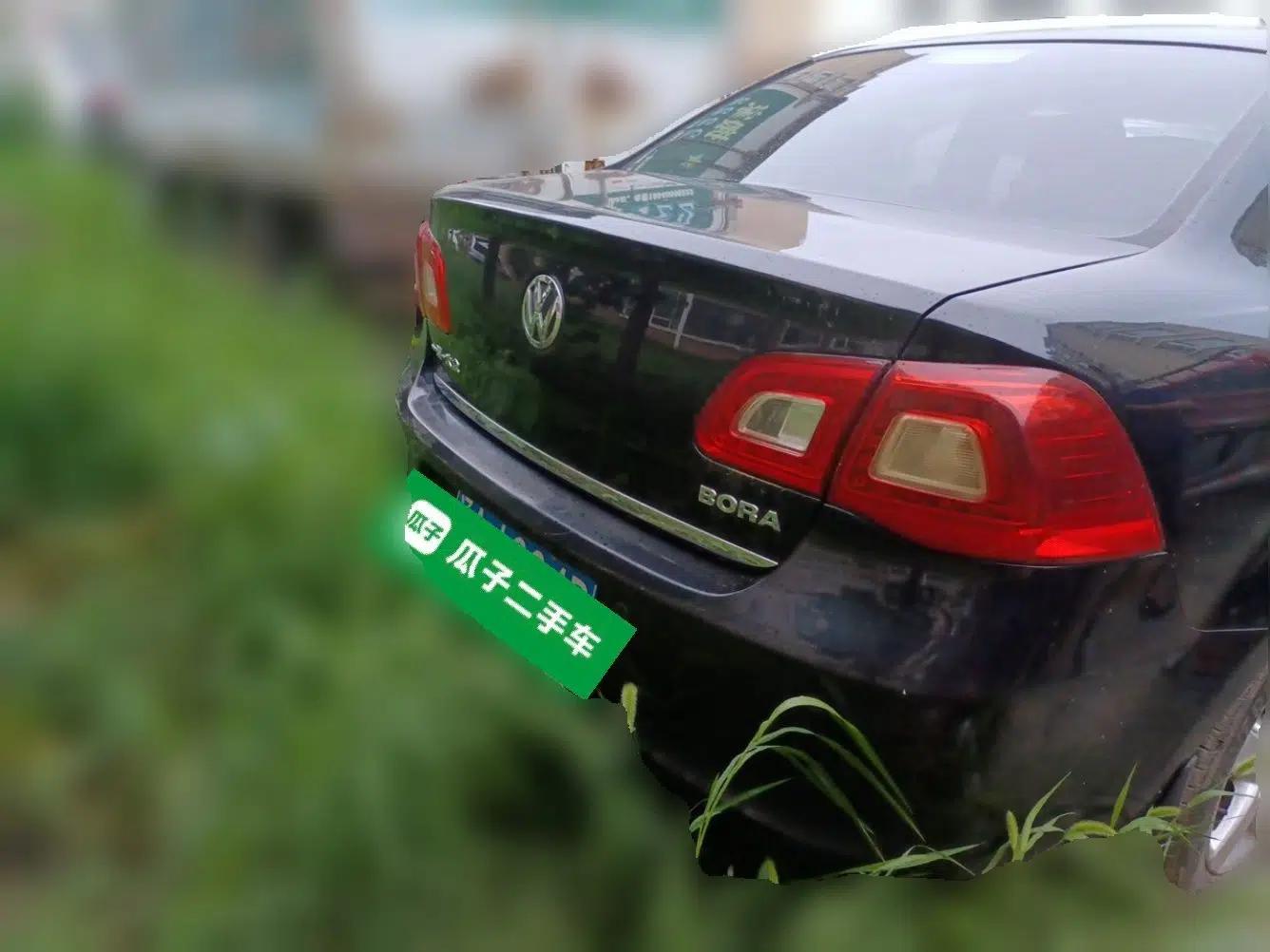 Volkswagen Bora 2011 1.6L Manual Comfort Version — миниатюра 5
