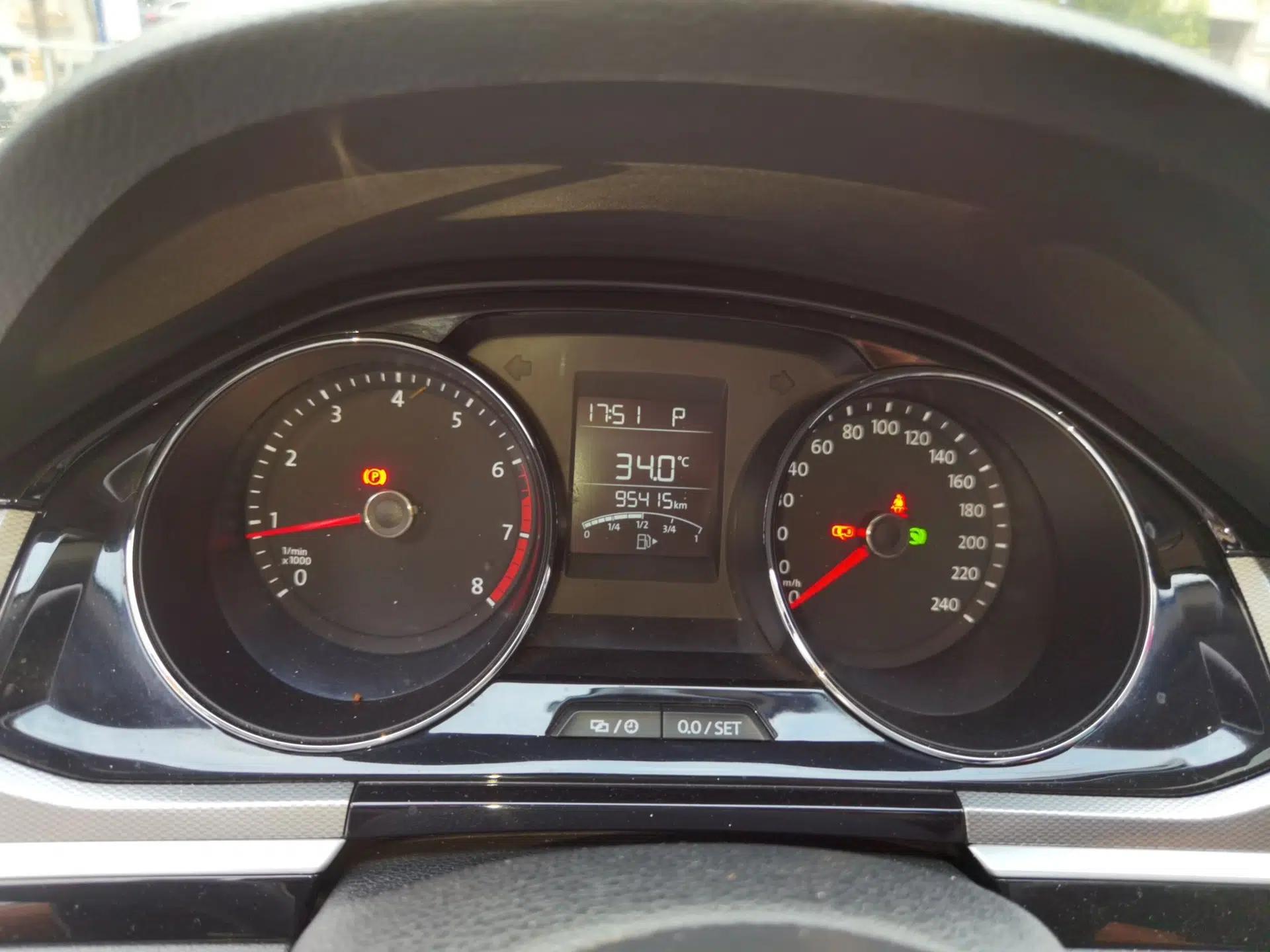 Volkswagen Bora 2018 1.5L Automatic Comfort Model — миниатюра 11