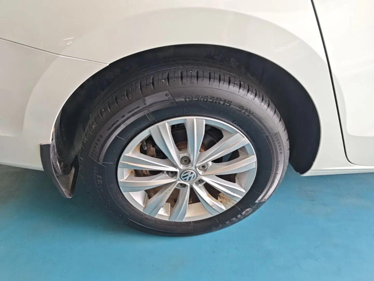 Volkswagen Bora 2017 1.6L Automatic Fashion Model — миниатюра 11