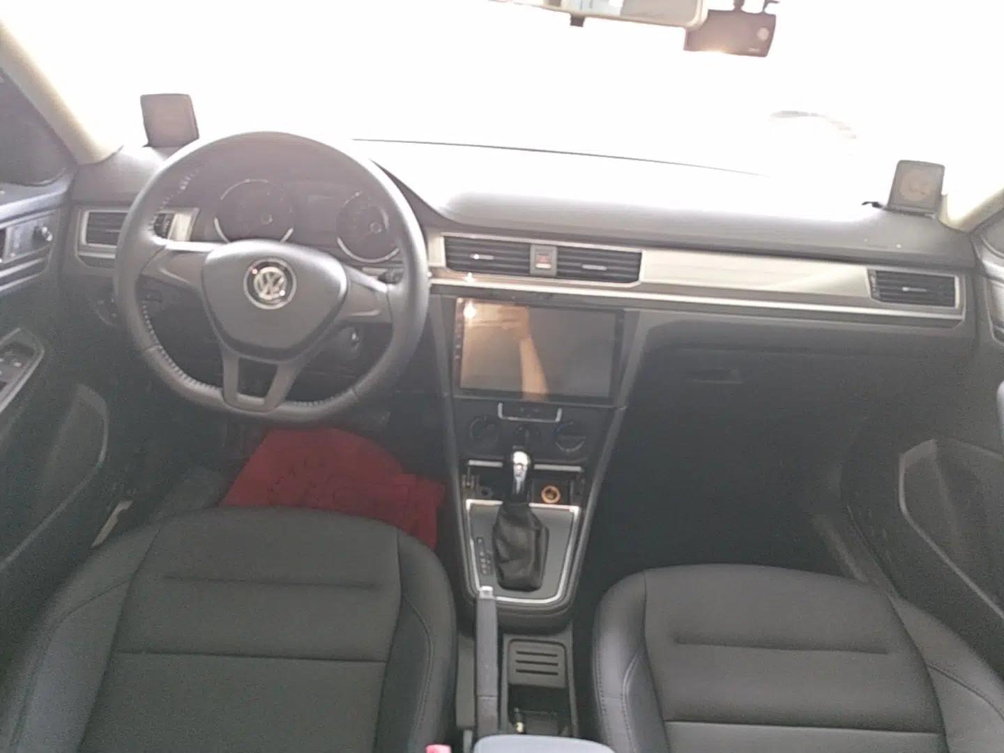Volkswagen Bora 2017 1.6L Automatic Fashion Model — миниатюра 12