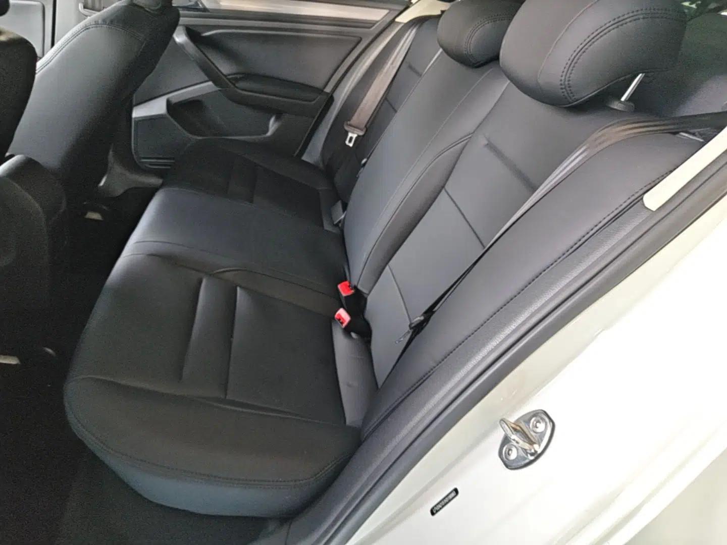 Volkswagen Bora 2017 1.6L Automatic Fashion Model — миниатюра 20