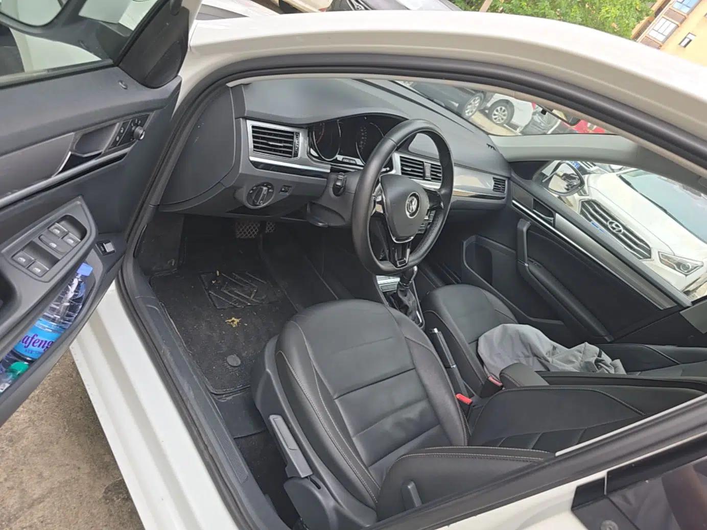 Volkswagen Bora 2017 1.6L Automatic Comfort Model — миниатюра 18