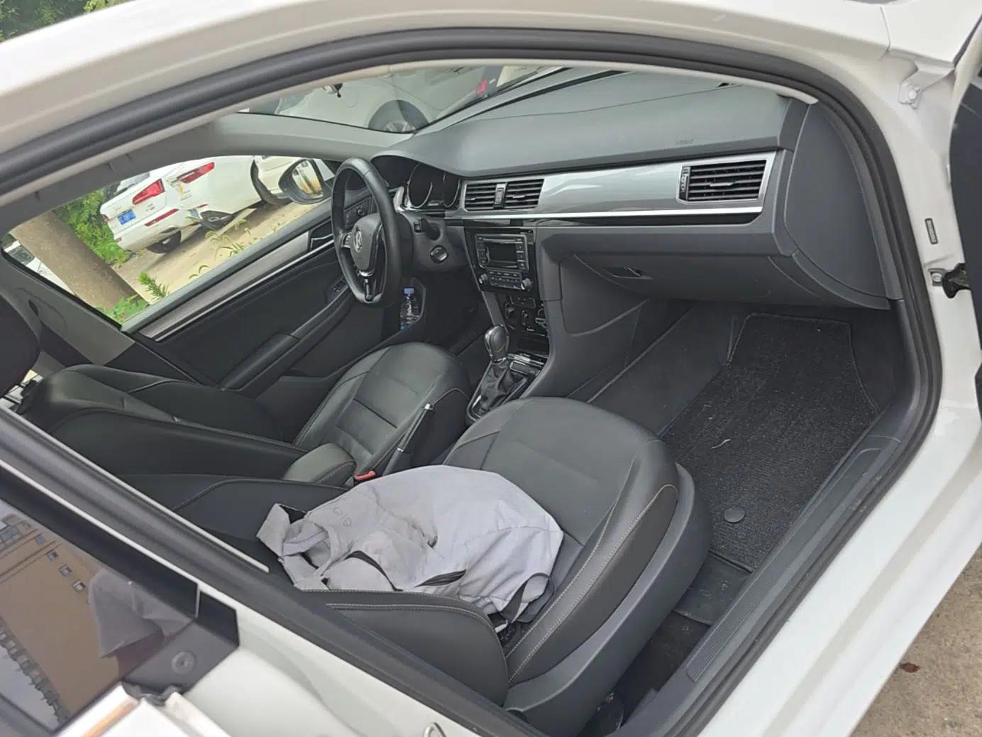 Volkswagen Bora 2017 1.6L Automatic Comfort Model — миниатюра 19